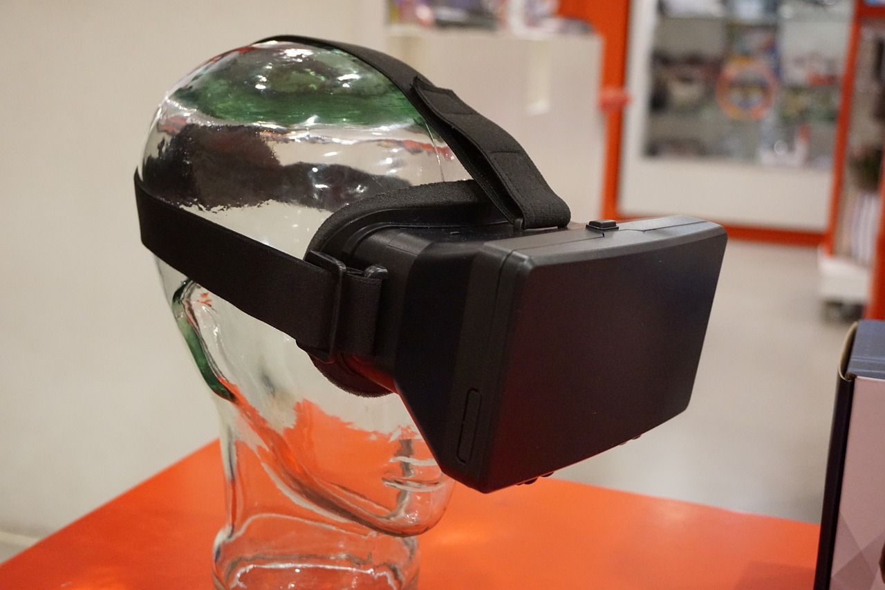 最新VR设备引领革新，重塑虚拟现实世界体验