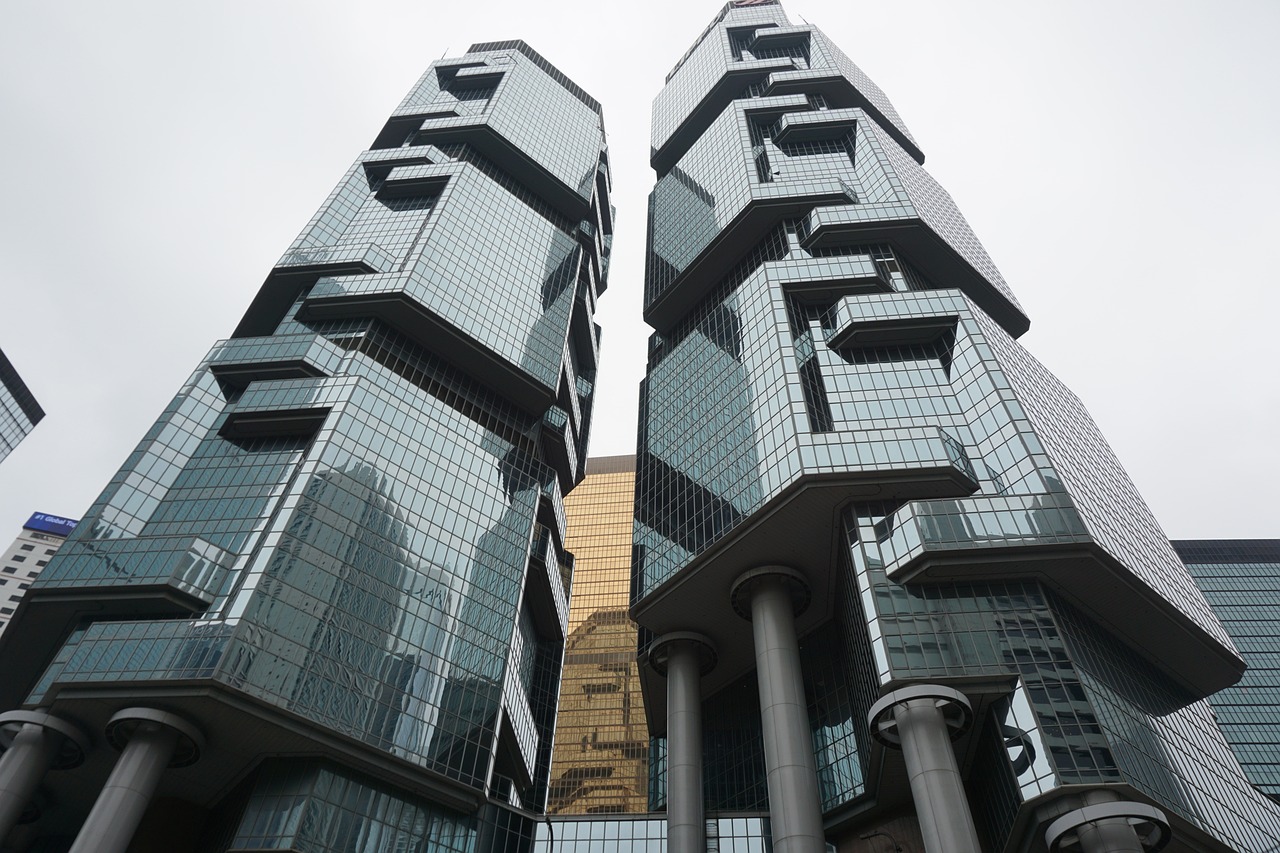 纳斯达克上市的中国公司，探索之路与启示