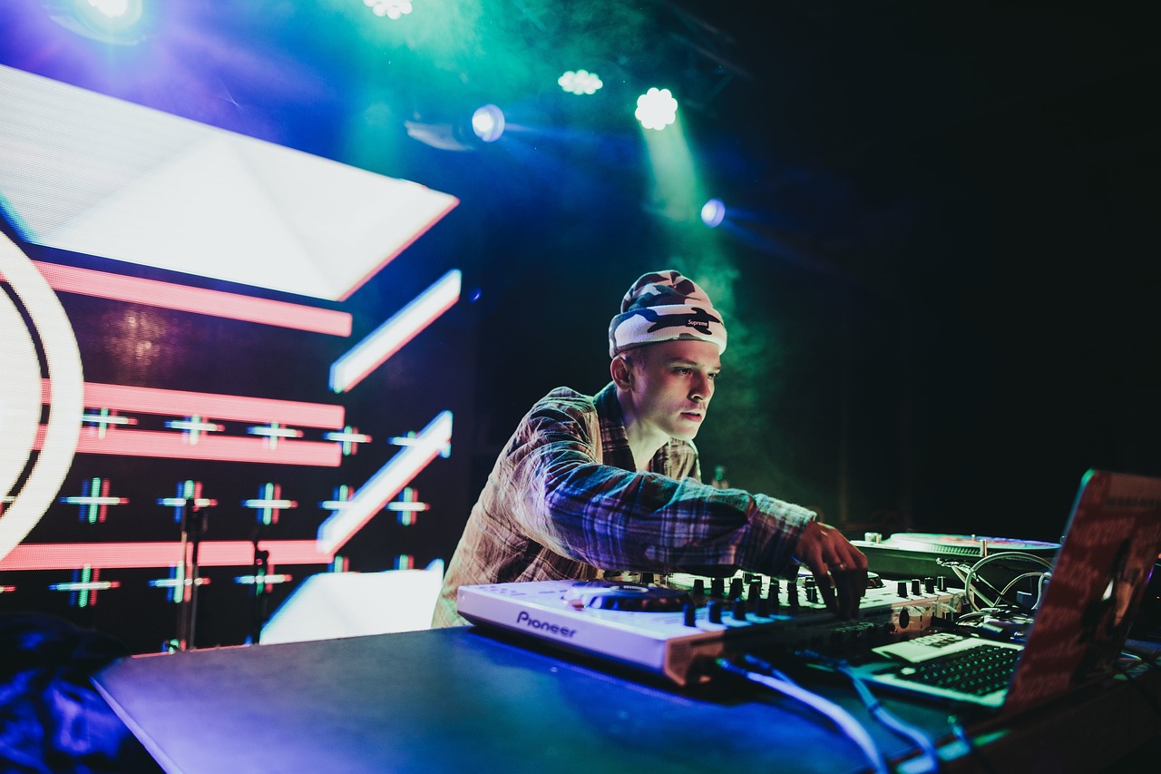 最新DJ盘点，引领电子音乐风潮的顶尖DJ们大放异彩