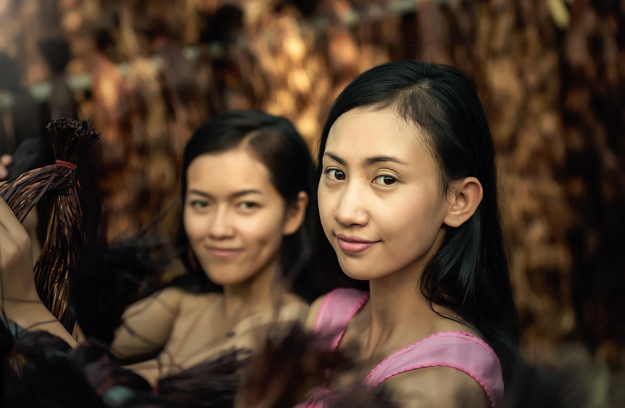 甜妻来袭，Boss大人请自重最新章节探秘
