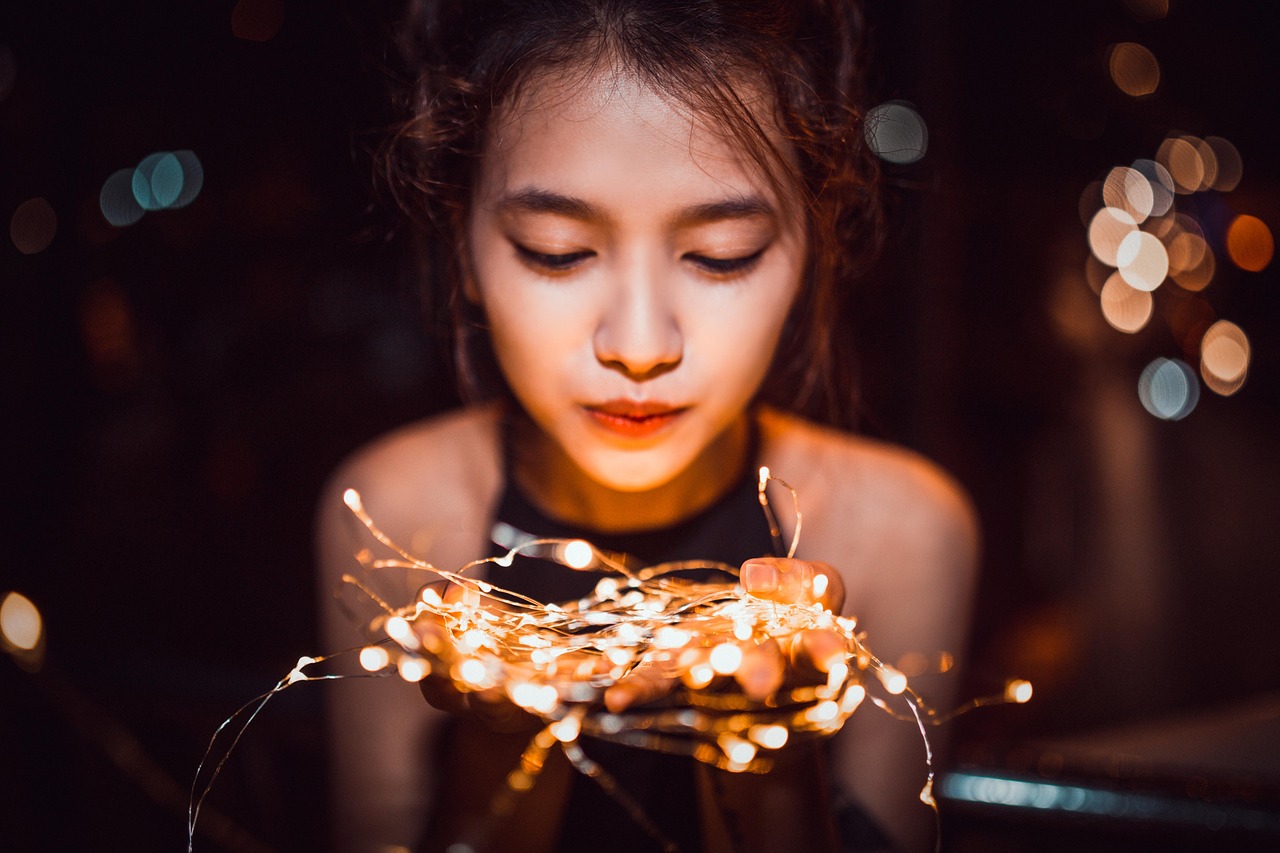 未婚女明星，独立之光与爱情抉择的探讨