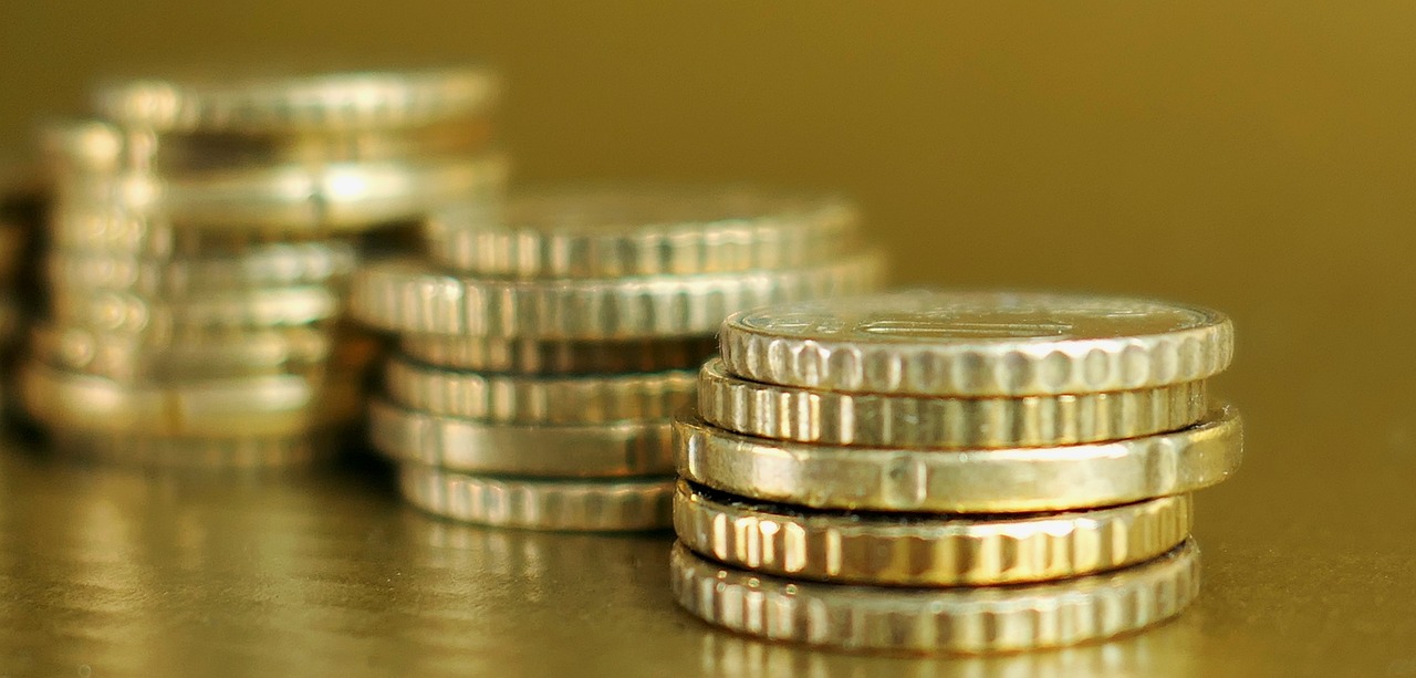 黄金价格实时波动背后的因素与影响分析