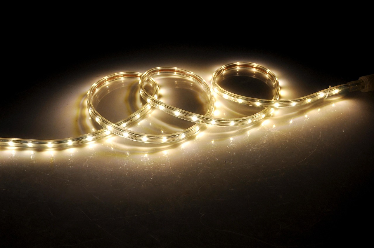 LED灯具行情报价及分析概览