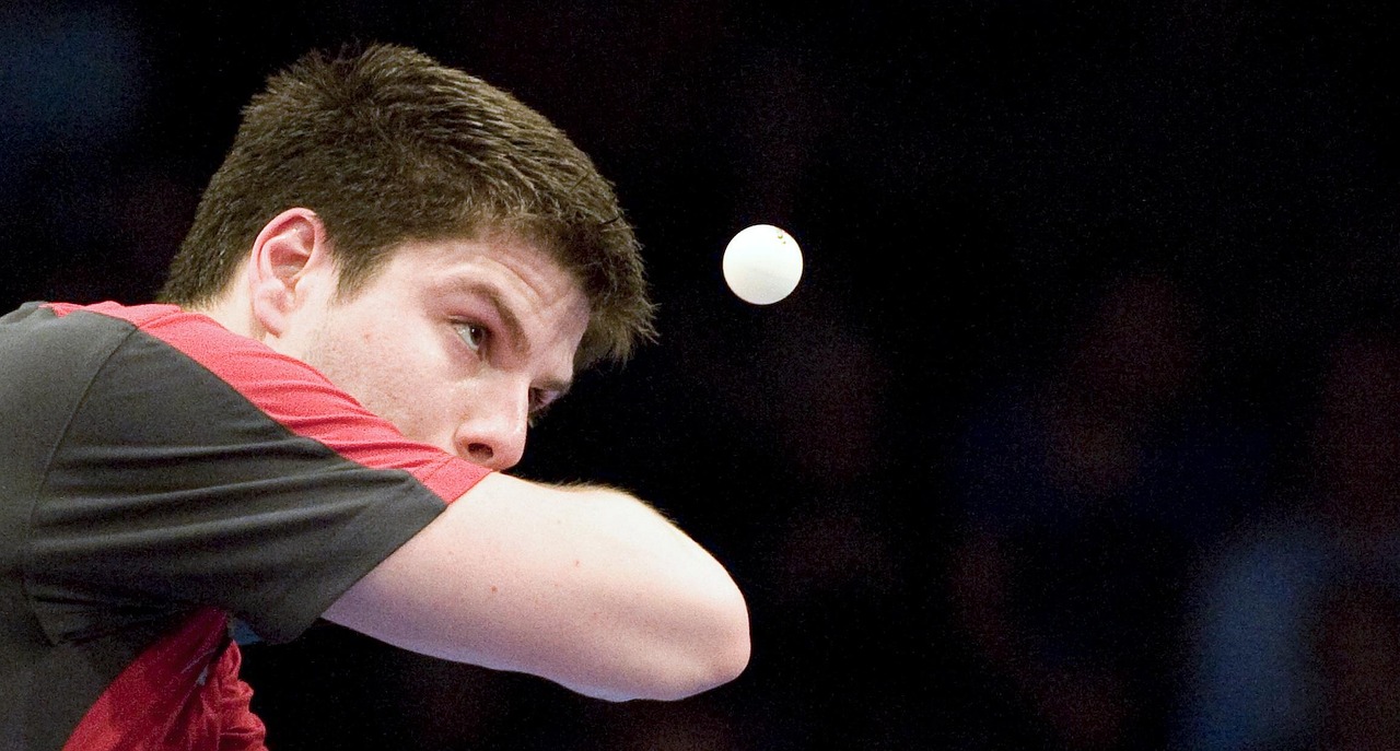 乒乓球激战瞬间,赛场上的激情对决