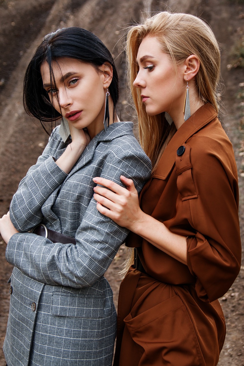 女装新品上市，时尚潮流尽在掌握，新品女装抢购热潮开启！