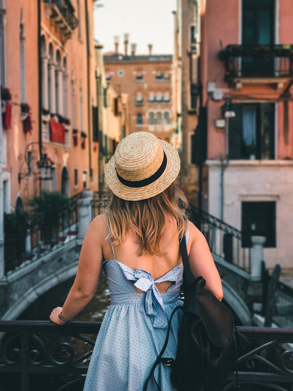 一路向西,电影中的冒险与探索之旅的相似之作