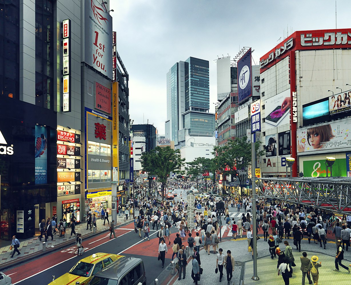 探索东京现代都市的时尚魅力与活力之源