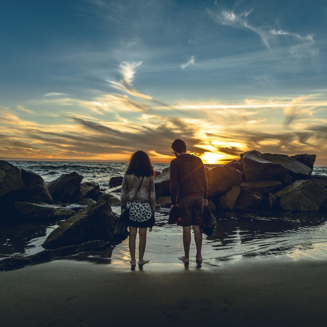 QQ最新情侣动漫风格头像,甜蜜爱情视觉盛宴