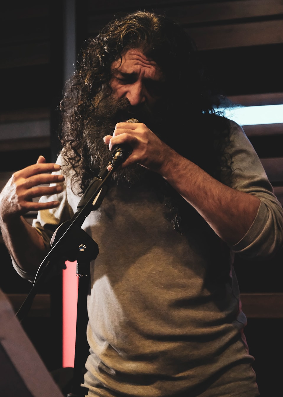 情圣电影中的情感演绎者——演员表探究