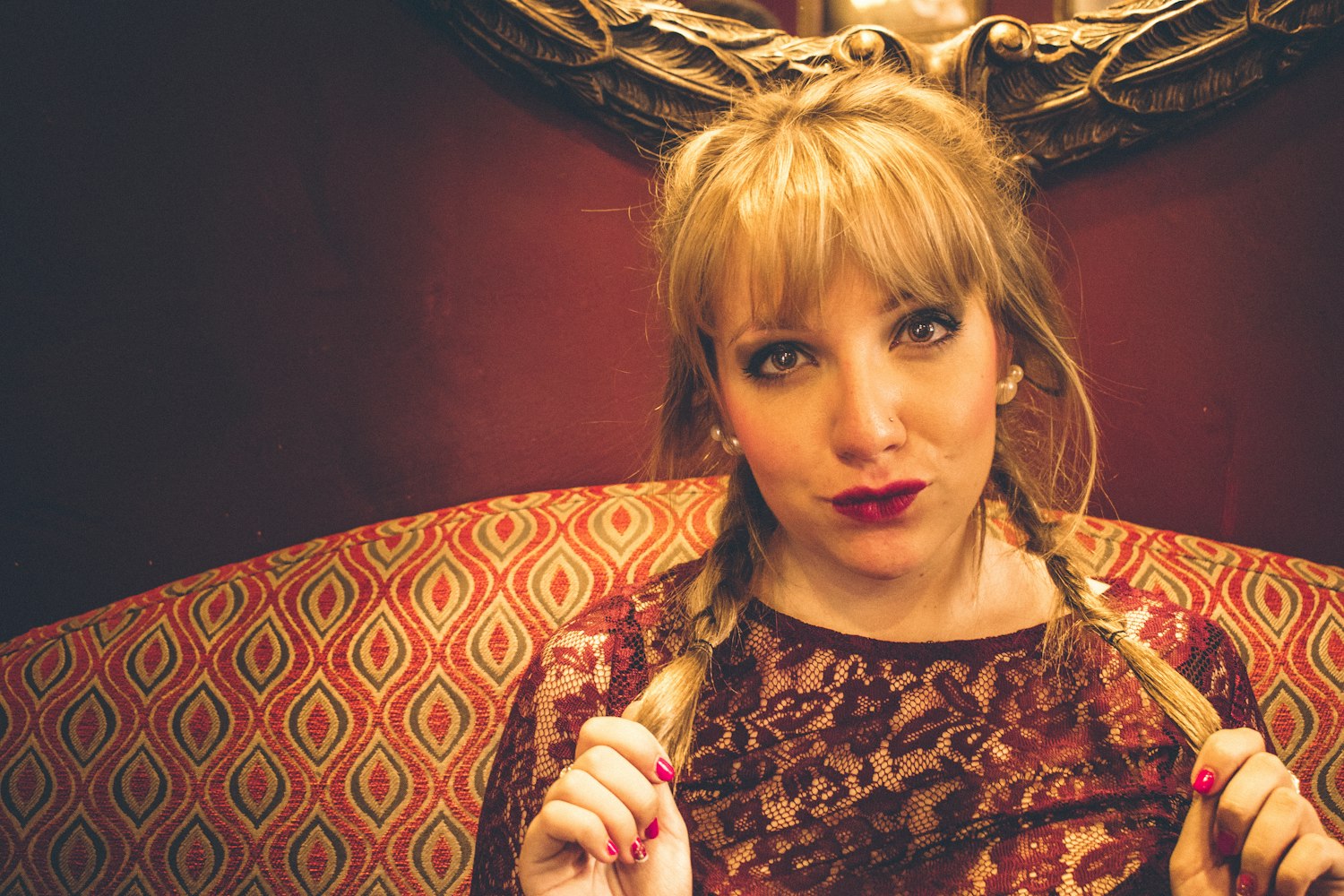 易烊千玺高清写真——展现独特魅力的偶像风采